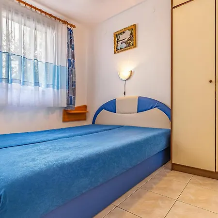 Apartment 1 Bedroom Amazing Apartment In Krnica